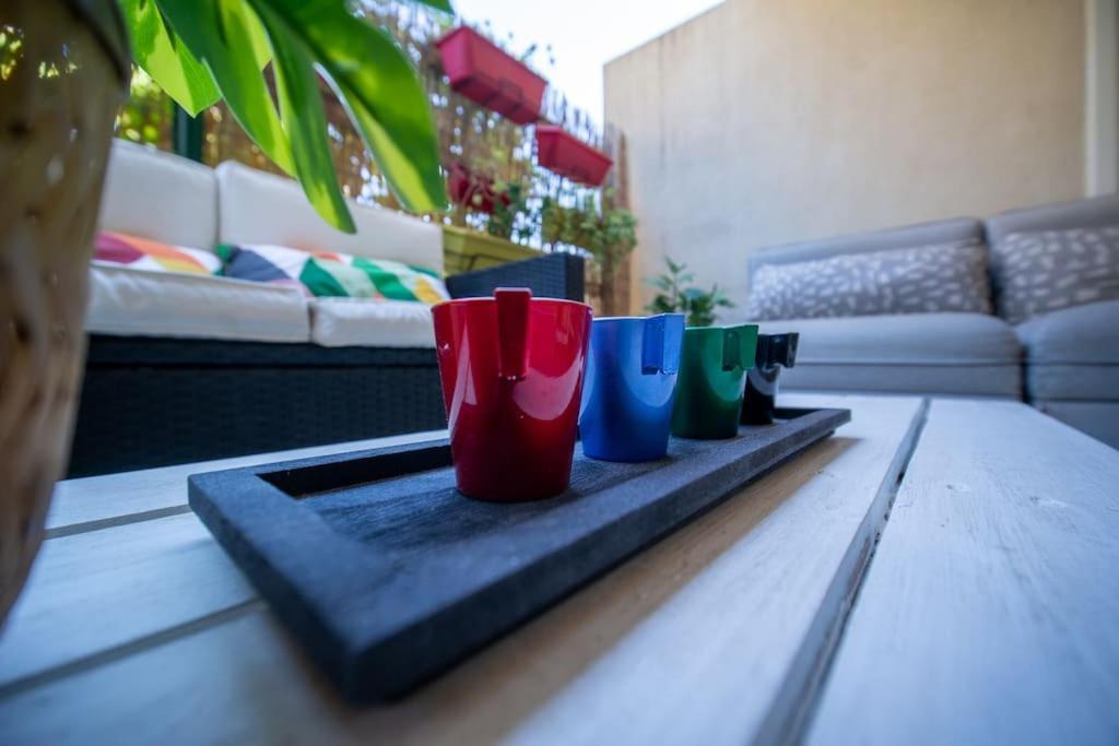 Fully Equipped Apartment With Terrace Sleeps 4 Marseille Bagian luar foto