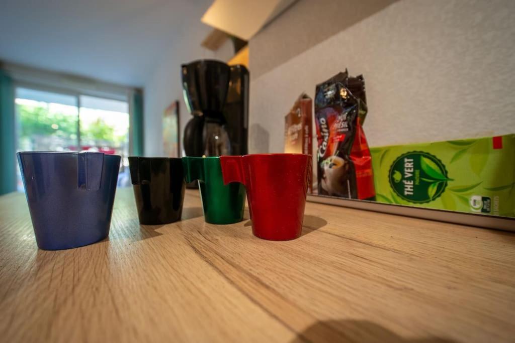Fully Equipped Apartment With Terrace Sleeps 4 Marseille Bagian luar foto