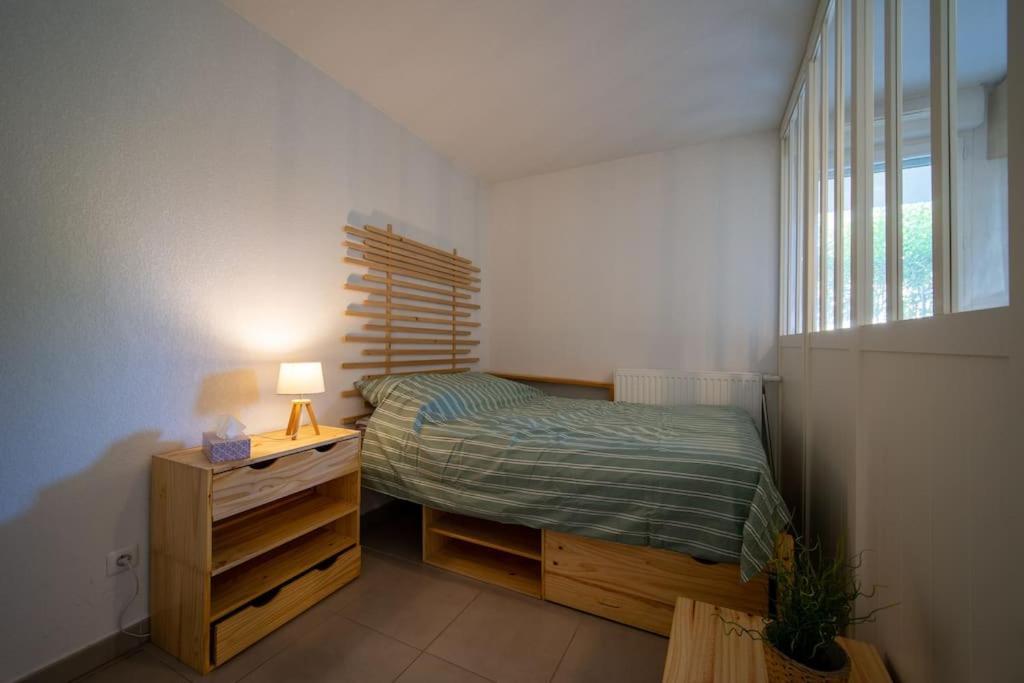 Fully Equipped Apartment With Terrace Sleeps 4 Marseille Bagian luar foto